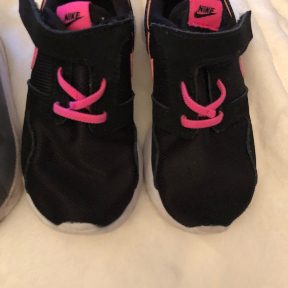 Toddler Kids Nike Sneakers Size 9C